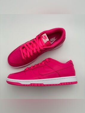 Women’s Nike Dunk Low Sneaker Hyper Pink Lifestyle Shoes size 8.5